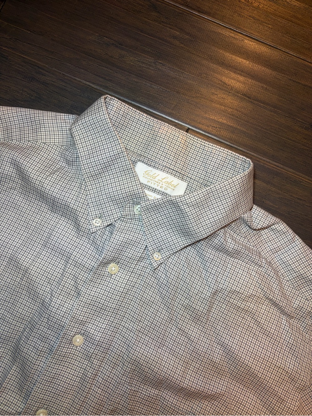 Gold label Round Tree & Yorke plaid dress shirt. Size 17/34